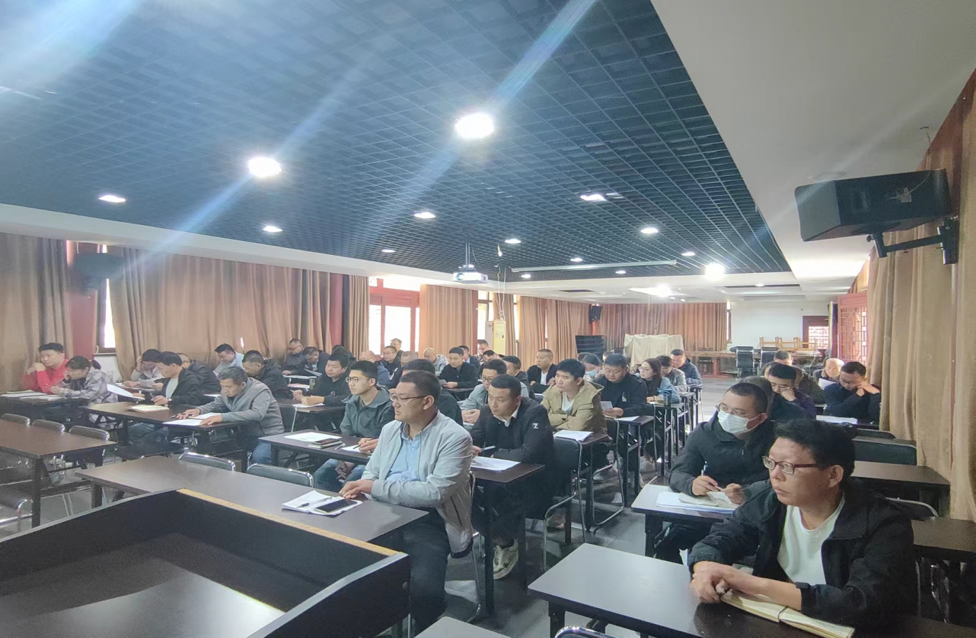 公司召开8月份月度会议